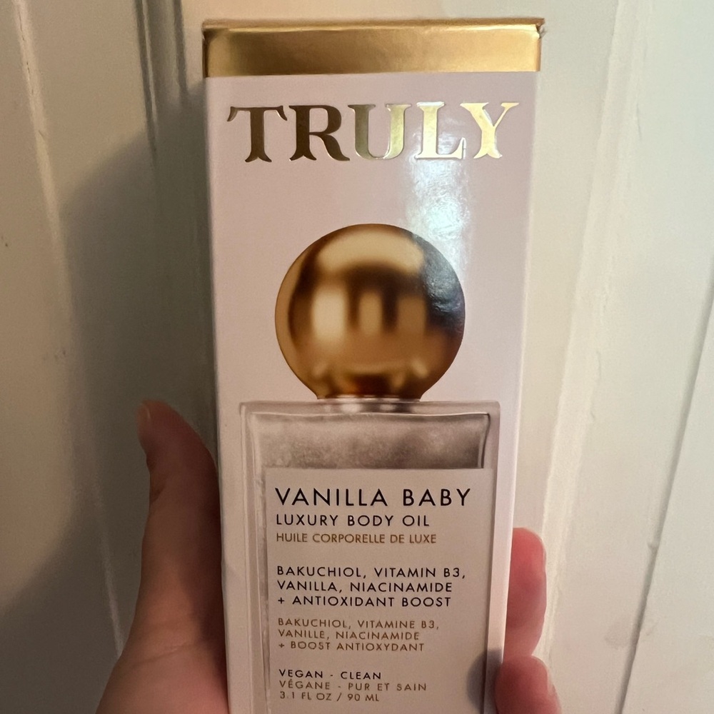 TRULY Vanilla Baby Body Oil